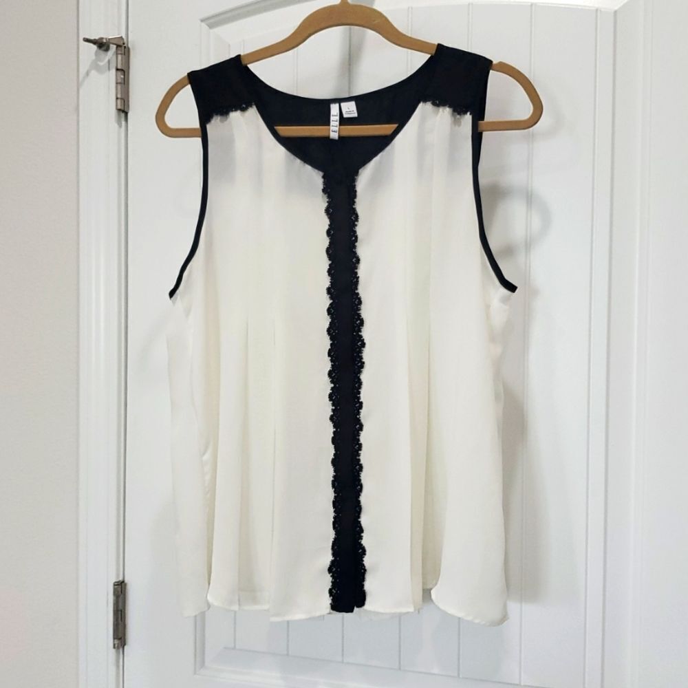 Elle Black and White Lace Button Down Pleated Tank , Size Large